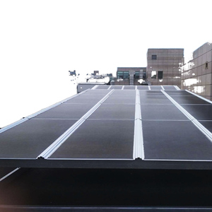 Tejas Solares para Techos Residenciales - Sistema BIPV de Media Celda PERC Totalmente Negro con 20-21% de Eficiencia - Product Image 1