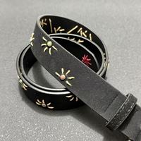 Ceintures pour femmes, Ceintures de créateur, Fabricants de ceintures, Nouvelle collection automne, Accessoire pour femme en daim orné de strass, Design de niche pour tenue en jean