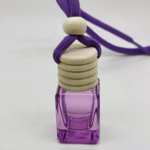 Özel 5ml kare şekli doldurulabilir araba kolye parfüm şişesi-araçlar için zarif hava spreyi difüzör - Product Image 1