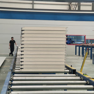 Panneau sandwich pour mur extérieur en <span class=keywords><strong>laine</strong></span> <span class=keywords><strong>de</strong></span> <span class=keywords><strong>verre</strong></span> ignifuge haute résistance <span class=keywords><strong>de</strong></span> 50 <span class=keywords><strong>mm</strong></span>, isolation <span class=keywords><strong>de</strong></span> toiture, revêtement métallique sculpté, atelier écologique - Product Image 5