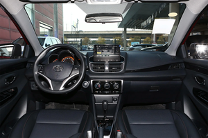 Voiture familiale d'occasion 2022 pour <span class=keywords><strong>Yaris</strong></span> L SUV, automatique, <span class=keywords><strong>essence</strong></span>, norme Euro VI, conduite à gauche, prête à être expédiée à <span class=keywords><strong>prix</strong></span> abordable - Product Image 3