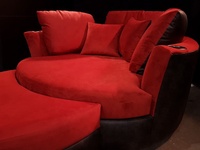 Canapé circulaire luxueux contemporain, canapé confortable pivotant avec porte-gobelets de haute qualité et plateau pivotant amovible