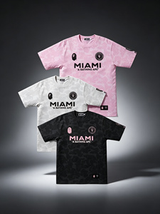 เสื้อยืดลำลองสปอร์ตผ้าซาตินคอตตอน 100% ทรงหลวมแฟชั่นดีไซน์เนอร์สำหรับผู้ชาย สไตล์ใหม่คุณภาพสูงเย็บตะเข็บเดี่ยว แบรนด์ Bapees - Product Image 1