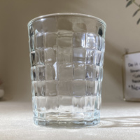 Wegwerp ecologisch verantwoorde transparante shotglas met klassiek rotanpatroon voor gebruik in bars en restaurants