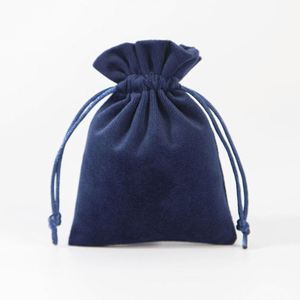 Emballage cadeau recyclable personnalisé, sac en velours satiné avec cordon de serrage, finition noire brillante pour bougies et artisanat - Product Image 4