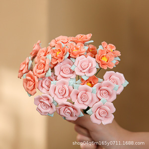 Jarrón Pequeño de Cerámica de Jingdezhen con Ramas de Flor de Peonía, Elaborado con Técnicas Tradicionales; Decorativo con Flores Preservadas Realistas - Product Image 3