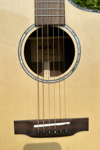 China Made Brand Solid Spruce <b>Top</b> Good quality Back and Side Design Acoustic Guitar with Armrest - Product Image 4