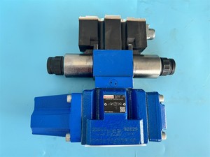 R900765029 4WRZE10W6-85-7X/6EG24N9ETK31/A1D3M วาล์วควบคุมทิศทางแบบสัดส่วน 85 ลิตร/นาที 315 บาร์ สำหรับระบบไฮดรอลิกอุตสาหกรรม - Product Image 2
