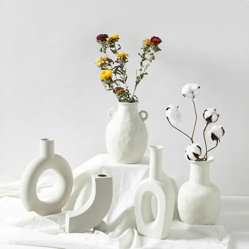 北欧の豪華な白いセラミック不規則な花瓶植物抽象的な磁器の花瓶家の装飾