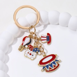 Llavero <span class=keywords><strong>de</strong></span> esmalte con diseño <span class=keywords><strong>de</strong></span> sombrero <span class=keywords><strong>de</strong></span> dibujos animados, Joker y globo aerostático, bonito llavero <span class=keywords><strong>de</strong></span> trupa <span class=keywords><strong>de</strong></span> circo para mujeres y hombres, regalo <span class=keywords><strong>de</strong></span> amistad, joyería hecha a mano - Product Image 1