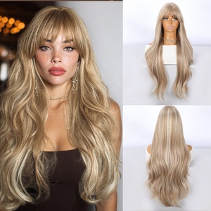 Extensiones de Cabello de 30 Pulgadas con Reflejos Dorados, Puntas Ligeramente Rizadas, Lacias, con Flequillo, Resistentes a Altas Temperaturas, Estilo SM606 - Product Image 1