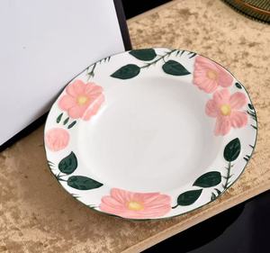 Services de vaisselle en céramique modernes, luxueux, durables et écologiques, blancs, en stock : assiettes, bols, tasses, soucoupes, compatibles four, micro-ondes et lave-vaisselle - Product Image 4