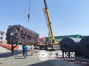 Defensas Neumáticas Flotantes de Alto Rendimiento Yokohama para Operaciones de <span class=keywords><strong>Barco</strong></span> a <span class=keywords><strong>Barco</strong></span> - Product Image 6