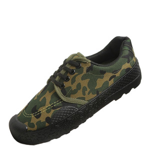 รองเท้าทำงานลายพรางสำหรับผู้ชาย รองเท้าเพื่อความปลอดภัยพื้นยางหนาสำหรับงานก่อสร้างกลางแจ้ง - Product Image 5