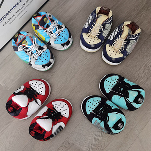 Venta al por mayor de zapatillas de felpa Fly Man para mujer, zapatos de algodón de PVC para invierno, Zapatillas de casa, toboganes de felpa en Stock - Product Image 2