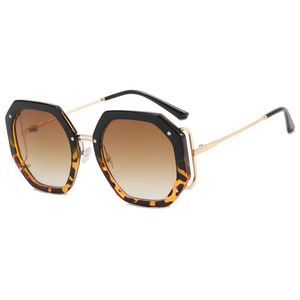<span class=keywords><strong>Lunettes</strong></span> de soleil carrées pour femmes, <span class=keywords><strong>monture</strong></span> large, <span class=keywords><strong>monture</strong></span> intégrale, nouvelle collection <span class=keywords><strong>2022</strong></span>, protection UV400, style classique <span class=keywords><strong>tendance</strong></span> européen et américain - Product Image 5