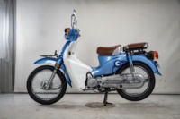 ZENFLAG Prix usine Moto à cadre courbé 100-200CC, Véhicule à deux roues à haut rendement énergétique et haute puissance, style Cub, >80km/h