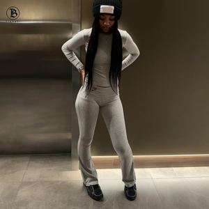 Completo Sportivo Estivo da Yoga per <span class=keywords><strong>Donna</strong></span>, Maglia a Maniche Lunghe con Collo Tondo e Pantaloni a Vita Bassa a Zampa, Set 2 Pezzi Loungewear - Product Image 1