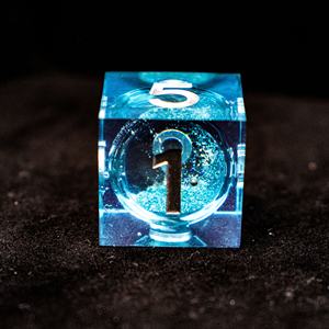 Convient pour les donjons et les dragons <span class=keywords><strong>RPG</strong></span> Sharps Edge Dice Blue Liquid DND Resin Dice - Product Image 6