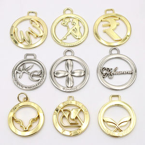 Plaque et étiquette personnalisées en métal creux, imperméables et durables, légères pour sacs à main - Product Image 5