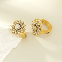 Anting Wanita Multifungsi Berbentuk Bunga Mutiara dari Baja Tahan Karat Berlapis Emas 18K yang Indah dan Manis.