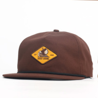 Casquette Snapback Marron Vintage Non Structurée à Bord Plat avec Patch Tissé Personnalisé de Haute Qualité pour Femme