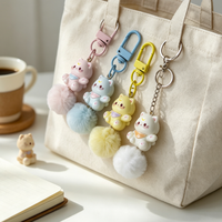 Porte-clés en peluche chat mignon en gros, pompon doux et moelleux, breloque de sac colorée avec mousqueton, cadeau tendance pour fille