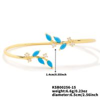 Bracelet ouvert en forme de feuille délicate pour femmes, serti de cristaux multicolores, fin, en or 16 carats, ton blanc, bijoux minimalistes