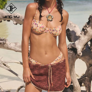 Bikini plisado con estampado hawaiano divertido, personalizado por OEM, de alta calidad, de nailon reciclado, de dos piezas. - Product Image 1