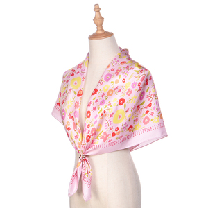 Direct du haut fabricant personnalisé numérique imprimé Satin soie écharpe printemps saison doux <span class=keywords><strong>Hijab</strong></span> Style carré châle enveloppement - Product Image 2