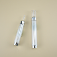 Seringue à double paroi Style 10ml 15ml Bouteille de sérum pour les yeux Bouteille de soin de la peau en plastique avec pompe sans air pour les soins de la peau