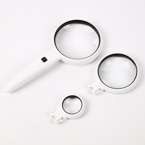 3.5X 5X y 11X Lupa de mano con lentes desmontables Lupa iluminada para personas mayores con degeneración <span class=keywords><strong>macular</strong></span> - Product Image 2