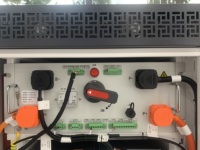 Lezet 109kWh 60kW Lityum İyon Hava Soğutmalı Hibrit Şebeke C&I Enerji Depolama Sistemi IP55 Aerosol Yangın Söndürme Özellikli