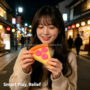Jouet anti-stress portable pour femmes, vente en gros, boîte mystère de pizza sensorielle élastique, article de décompression doux à presser - Product Image 2