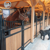 Panneau frontal de box pour chevaux, design anti-ronflement équestre simple, avec porte à charnières, conception personnalisable