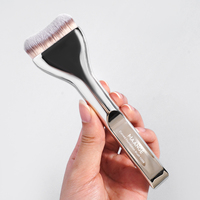 Pinceaux de maquillage professionnels MAANGE, manche en plastique, outils de maquillage, logo personnalisé OEM&ODM, pinceaux de maquillage pour fond de teint