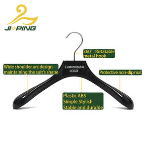 Fabriekslevering 40cm op maat gemaakte plastic kledinghangers met logo, enkelvoudig, voor kleding, voor gebruik in de kledingkast of hotel. - Product Image 3