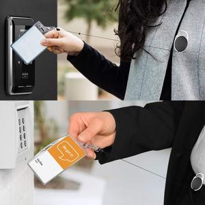 Porta Badge Retrattile Personalizzabile in ABS per Infermieri, Cordino Ecologico Promozionale con Stampa Serigrafica Marca GEyi - Product Image 4