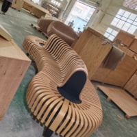 Banc d'attente en bois de style moderne, 10-15 places, pour espaces publics - aéroports, gares, arrêts de bus, personnalisable OEM ODM