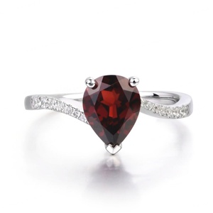 แหวนเงินแท้ 925 ประดับพลอยโกเมนทรงกลมสีเข้ม แหวนเงินแท้ 925 ประดับพลอยโกเมนสำหรับขาย - Product Image 4