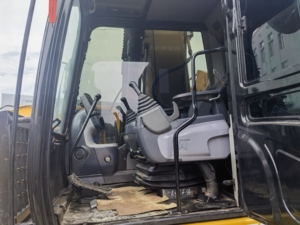 Excavadora Hidráulica Usada CAT 320D con Motor Diésel C6.4 ACERT y Cucharón Estándar para Proyectos de Construcción - Product Image 6