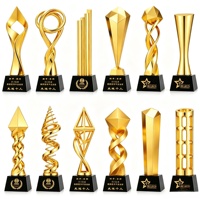 Trophée personnalisé en métal plaqué or avec gravure – Récompense durable pour événements sportifs, team building et remise de diplômes