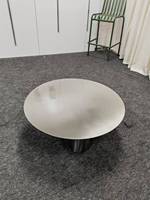 Table basse en acier inoxydable brossé argenté, style haut de gamme, finition mate brossée, table basse.