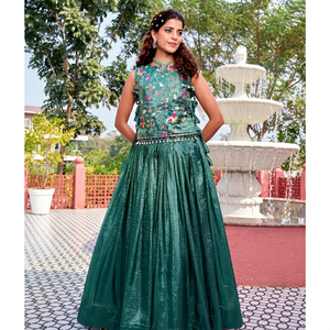 Ensemble Anarkali vert brodé avec dupatta, sans manches, coupe classique, tenue indienne et pakistanaise tissée pour fêtes et mariages - Product Image 1