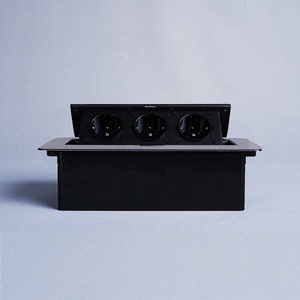 Enchufe de Escritorio Retráctil de Aleación de Aluminio, 3 Tomas Schuko Alemanas 16A 250V, Mecanismo de Elevación Suave, Resistente a Manchas y al Óxido - Product Image 2