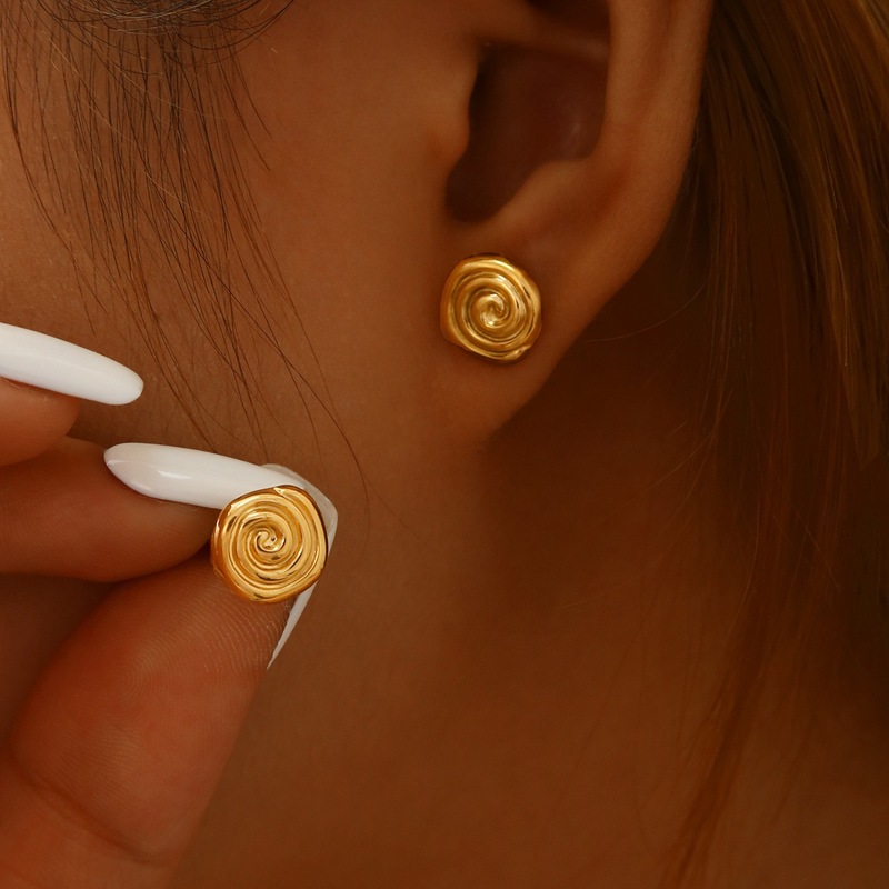 Fashion Vintage Gold Rose shaped Stud