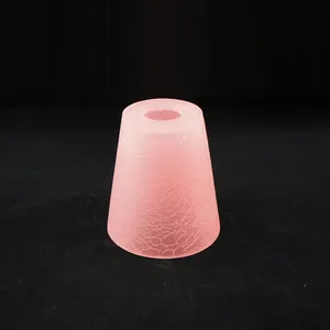 ظلال مصابيح مخصصة ملونة باللون الوردي على شكل مخروط زجاجية مضيئة مع طلاء نهائي ممزق ظلال مصابيح من الزجاج الوردي