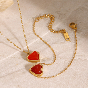 Juego <span class=keywords><strong>de</strong></span> Collares y Pulseras J&D <span class=keywords><strong>Serie</strong></span> Año Nuevo, Acero Inoxidable, Oro 18K, Dije <span class=keywords><strong>de</strong></span> <span class=keywords><strong>Corazón</strong></span> con Ágata Roja - Product Image 3