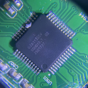 Chip de Placa de Computadora Automotriz UJA11355V - Product Image 1