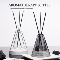 Diffuseur de parfum minimaliste en verre pyramidal sans fumée, flacon vide haut de gamme pour huiles essentielles, ornement décoratif nude
